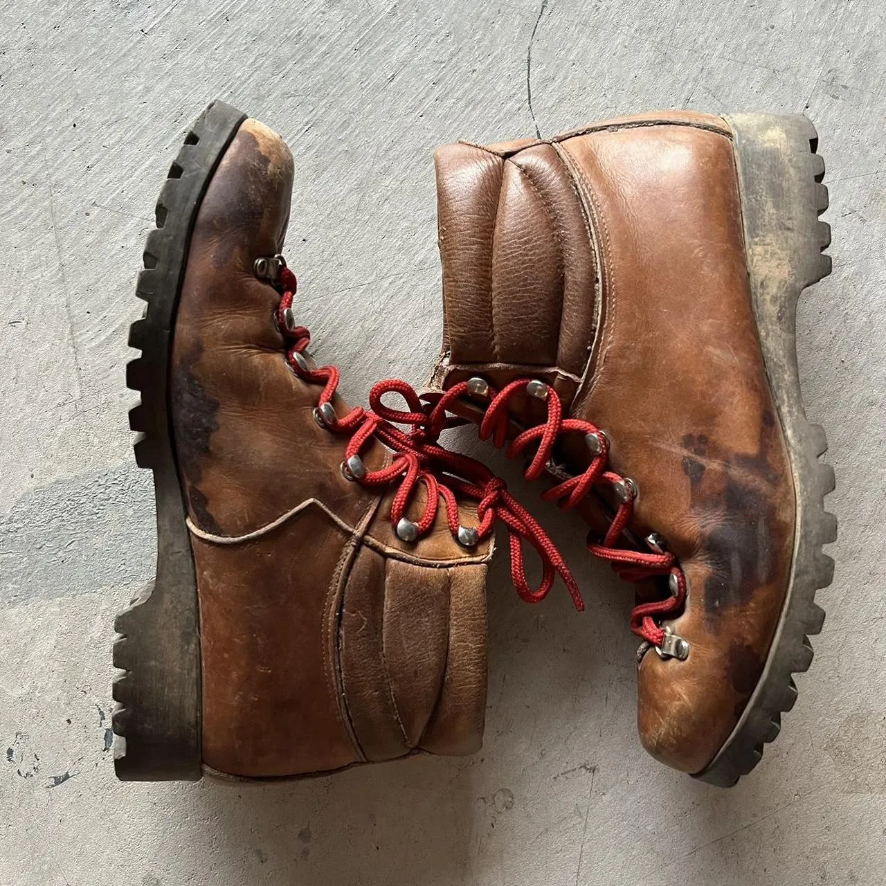 80s Italian Style Red Lace Vibram Sole Hiking Boots- M's 7, W's 8.5