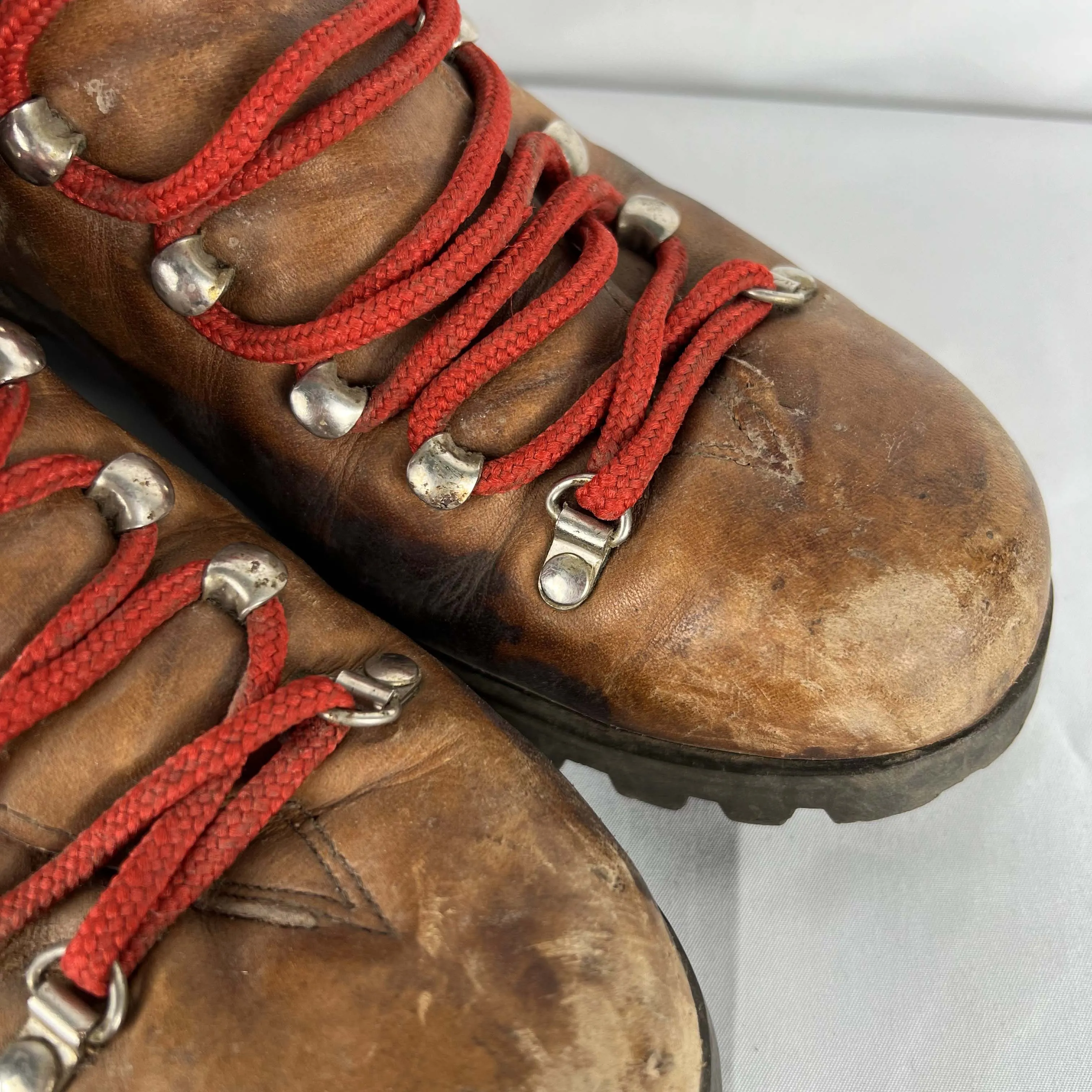 80s Italian Style Red Lace Vibram Sole Hiking Boots- M's 7, W's 8.5