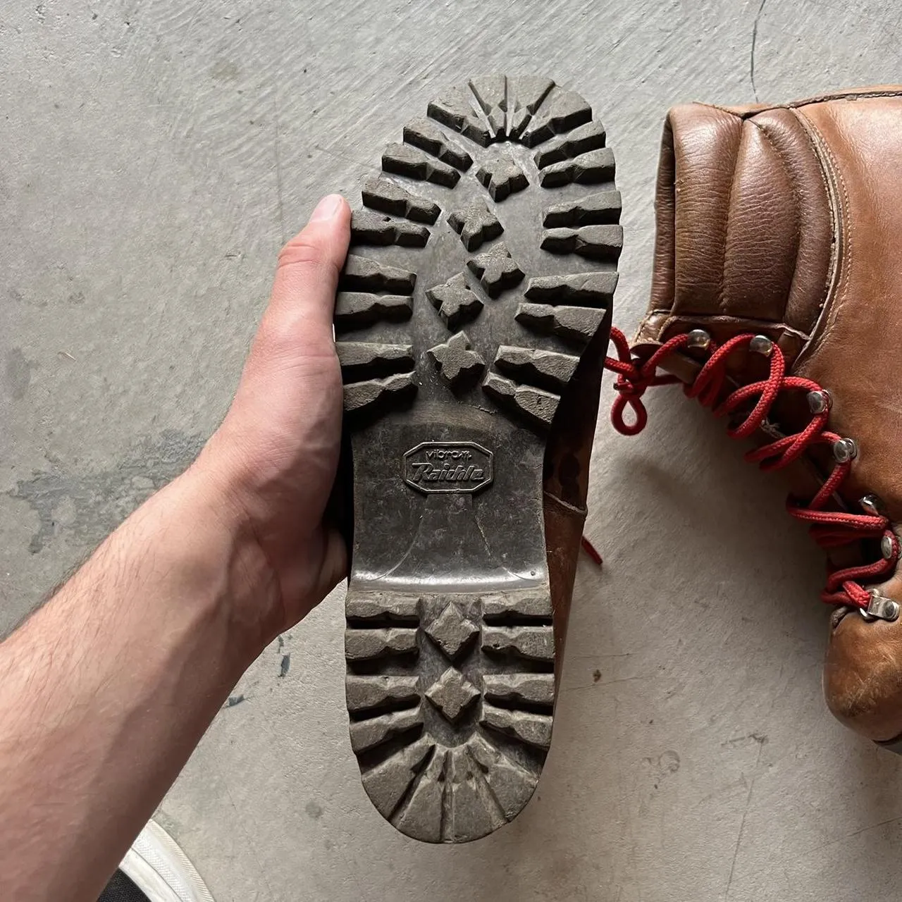 80s Italian Style Red Lace Vibram Sole Hiking Boots- M's 7, W's 8.5