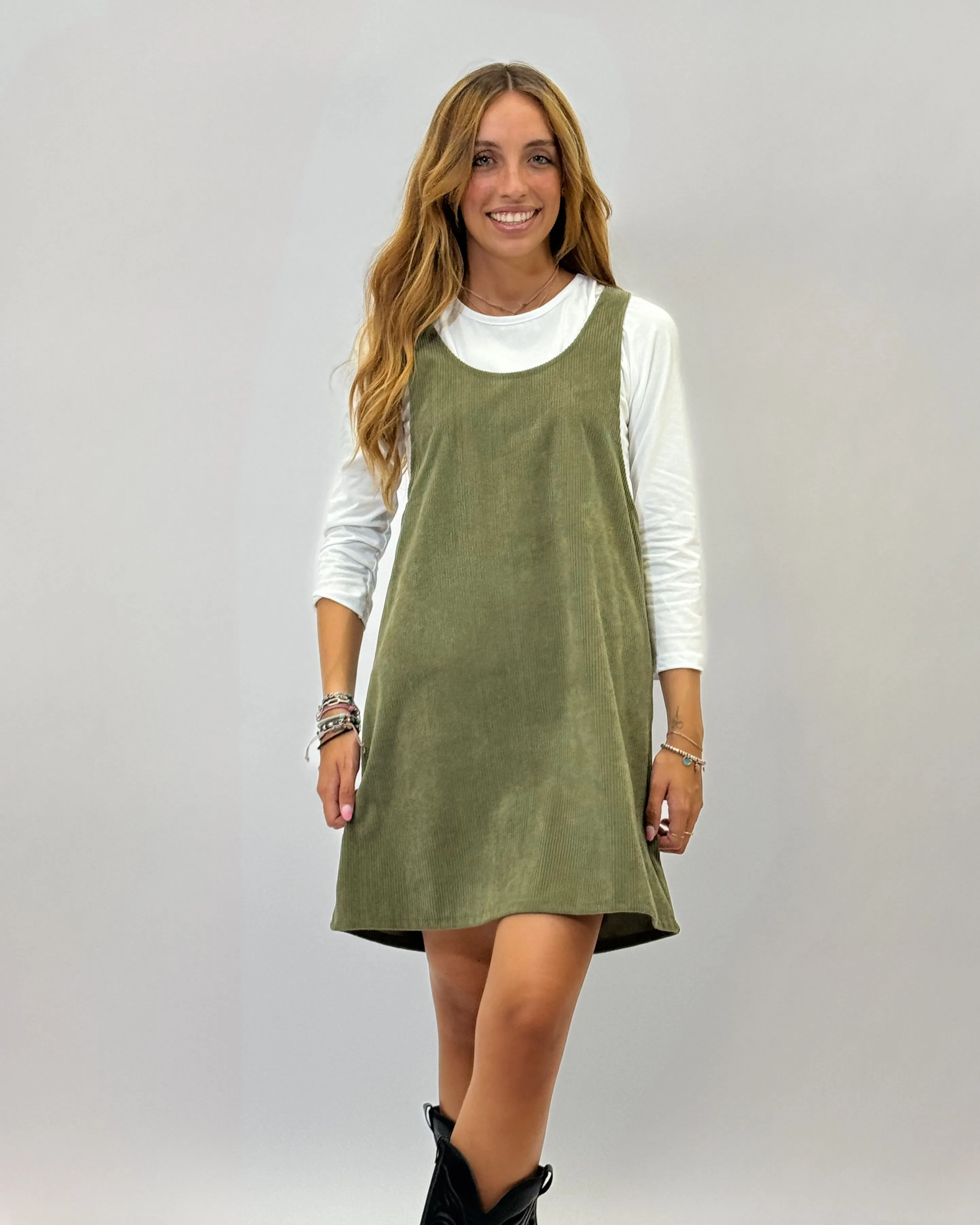 Abito con salopette in suede