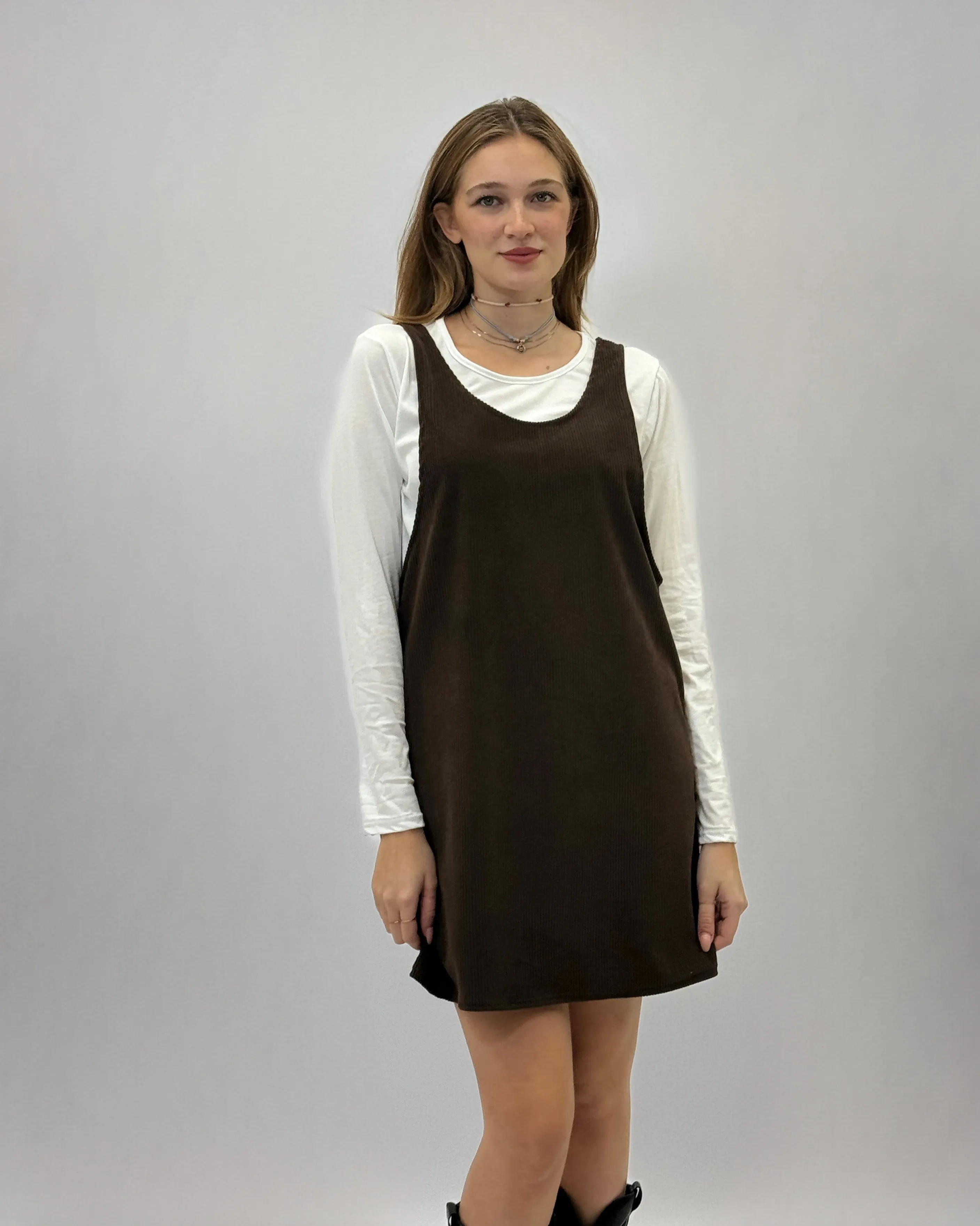 Abito con salopette in suede