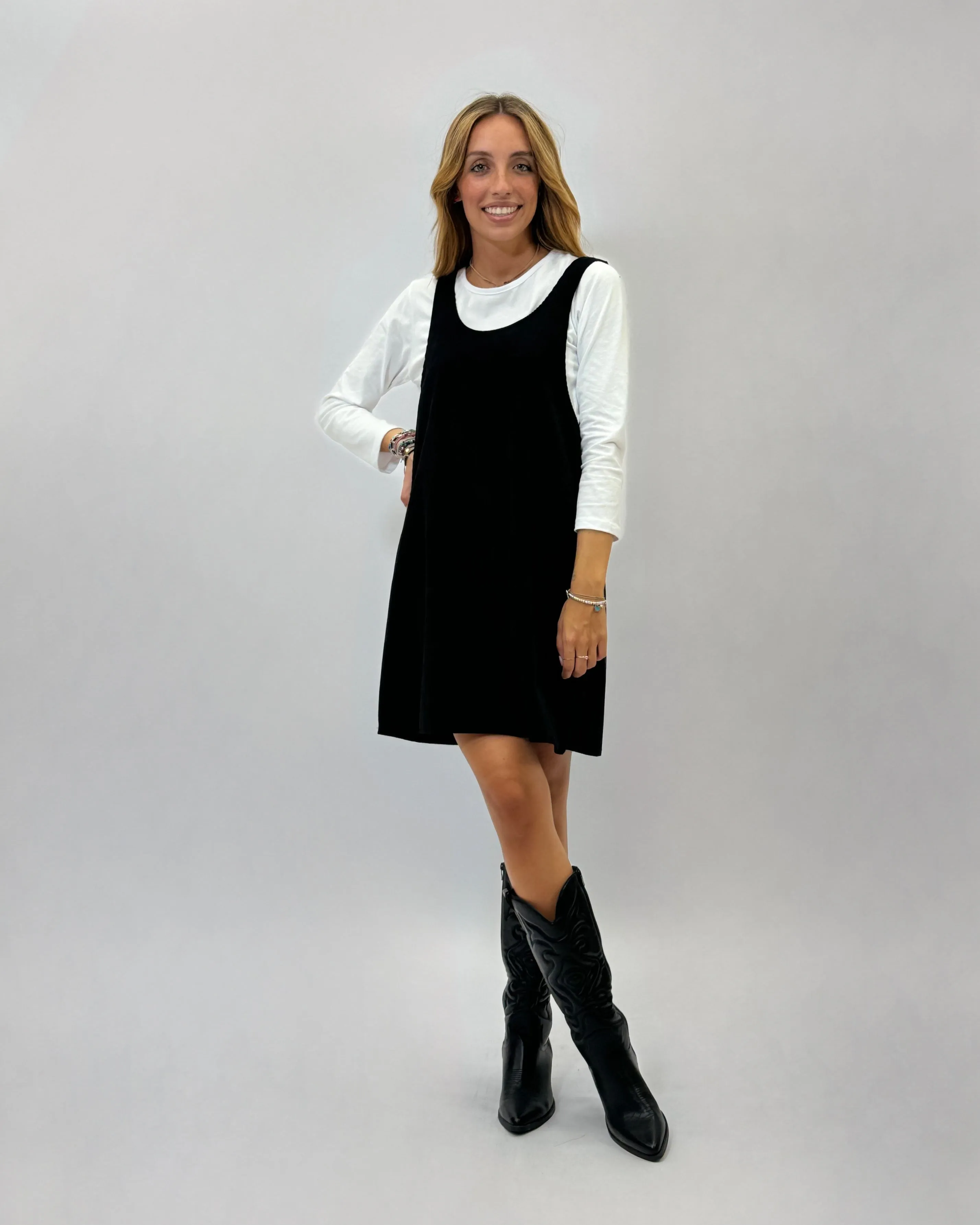 Abito con salopette in suede