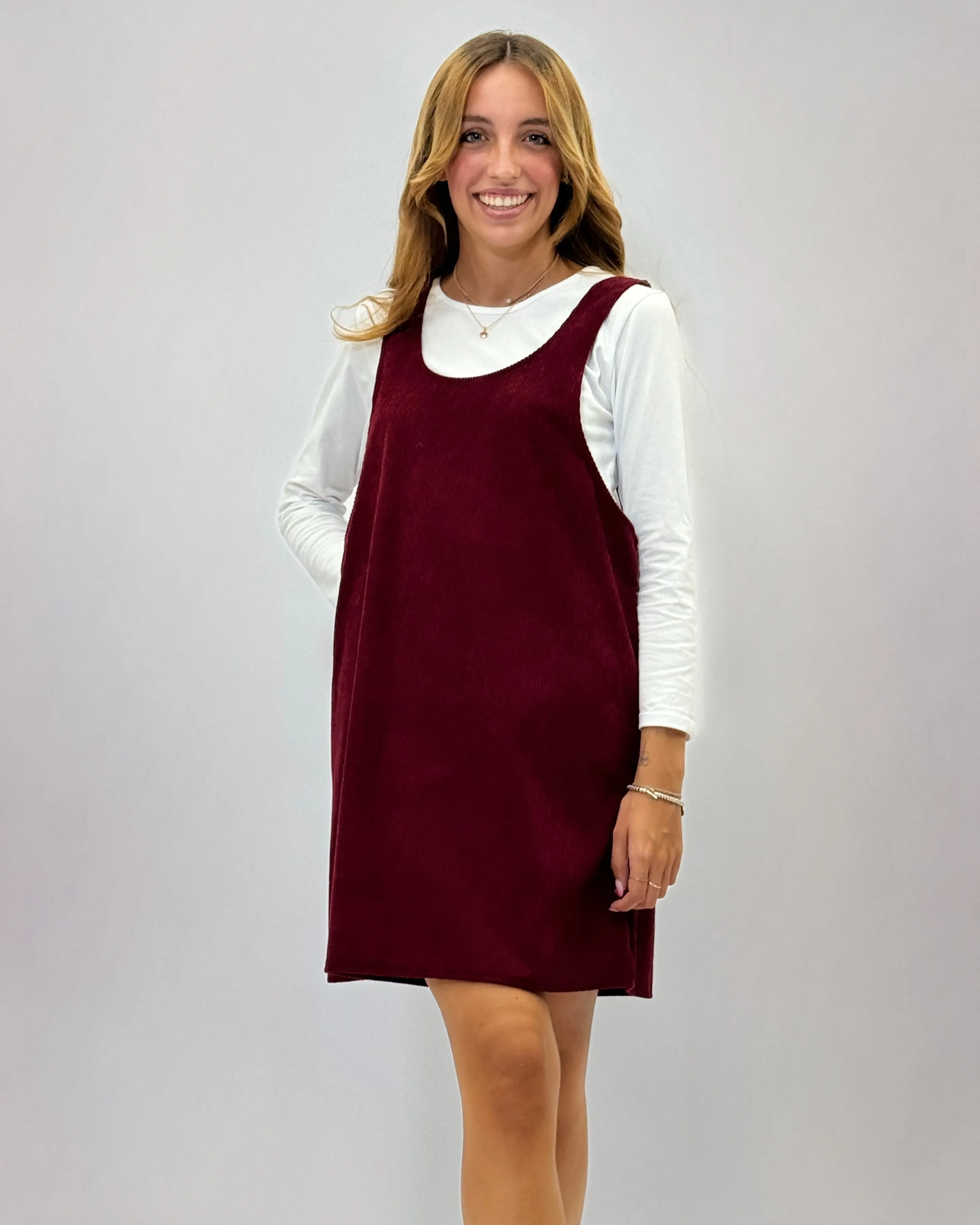 Abito con salopette in suede