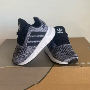 Adidas Swift Run Grey/Black Toddler Sneakers - SZ 4 C