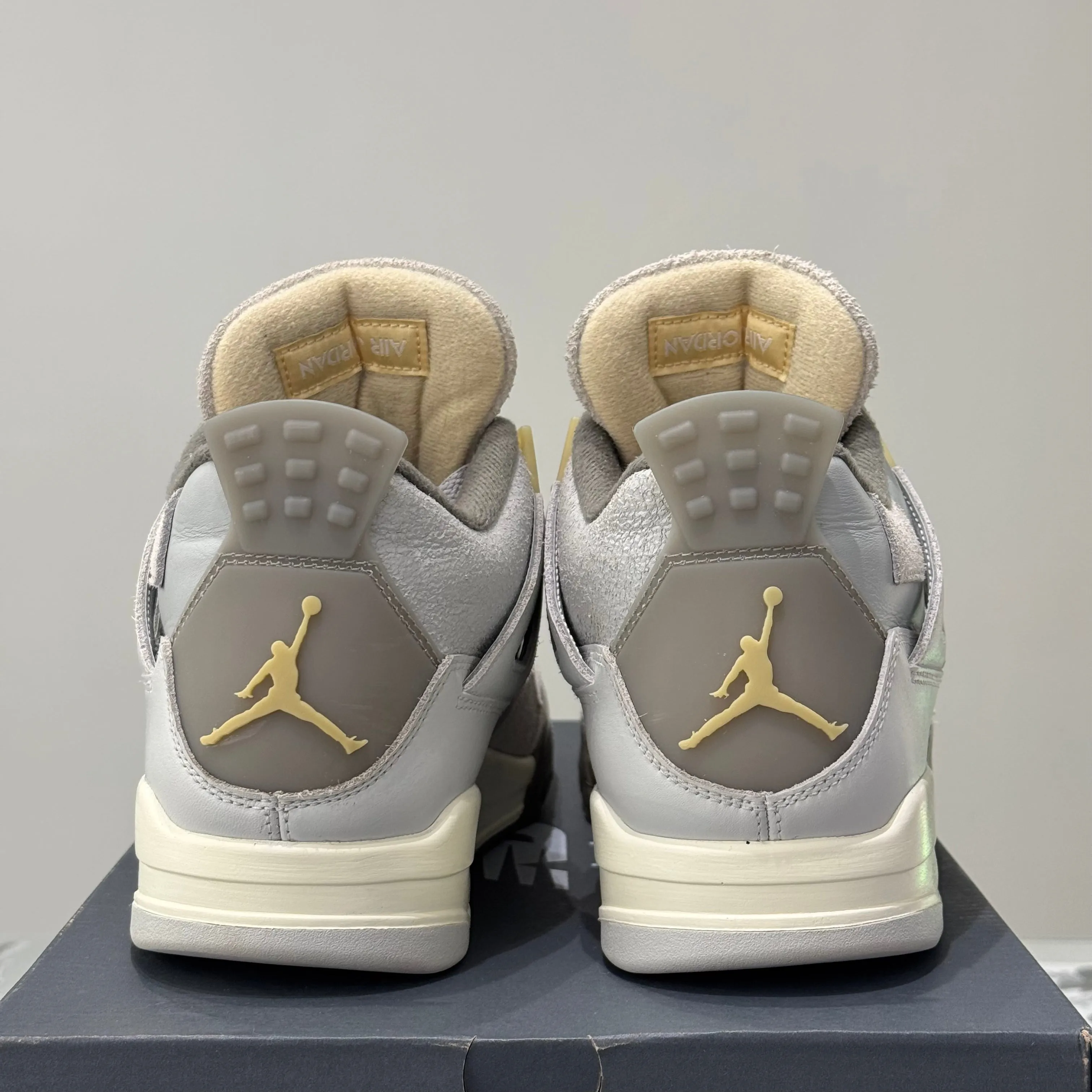 Air Jordan 4 SE Craft Photon Dust (44) - Usado