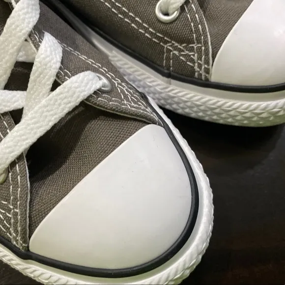 Converse Chuck Taylor Sneakers Size 2