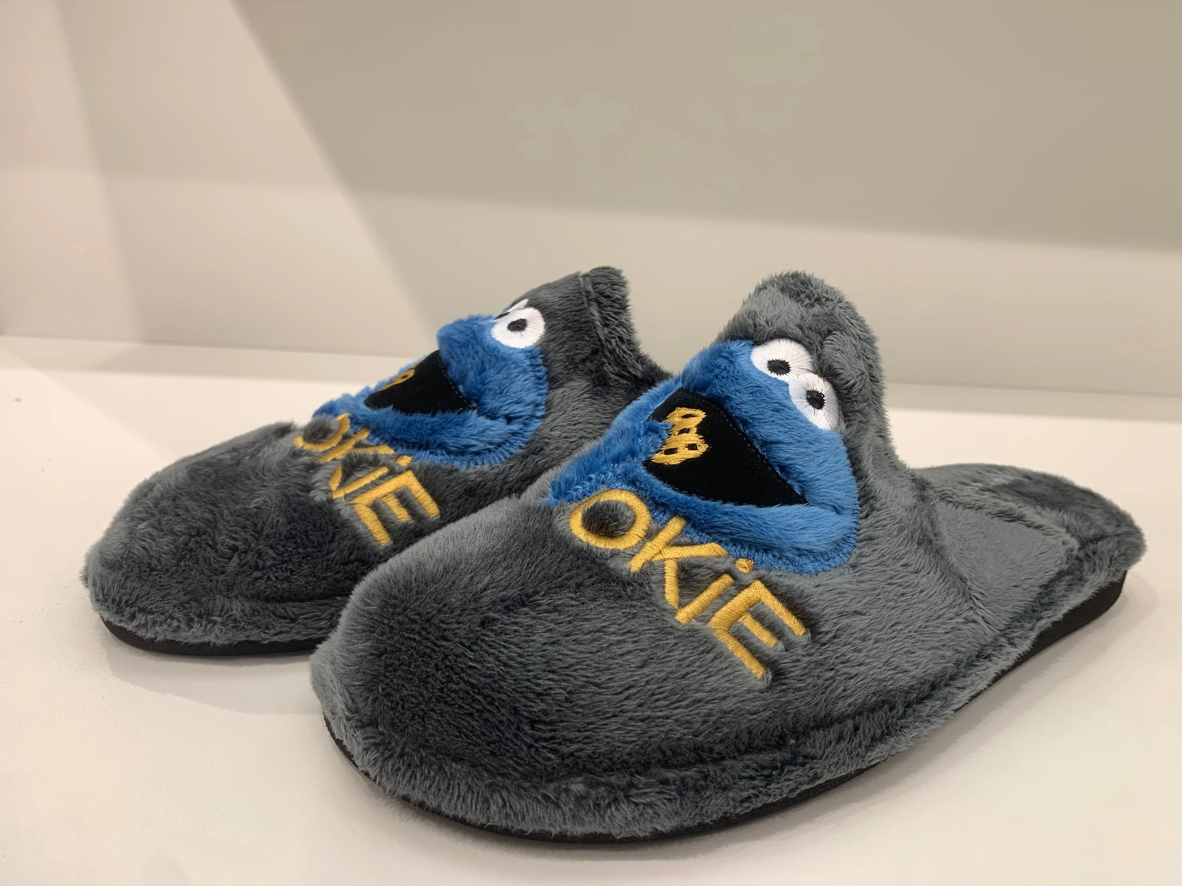 COOKIE MONSTER SLIDERS GREY