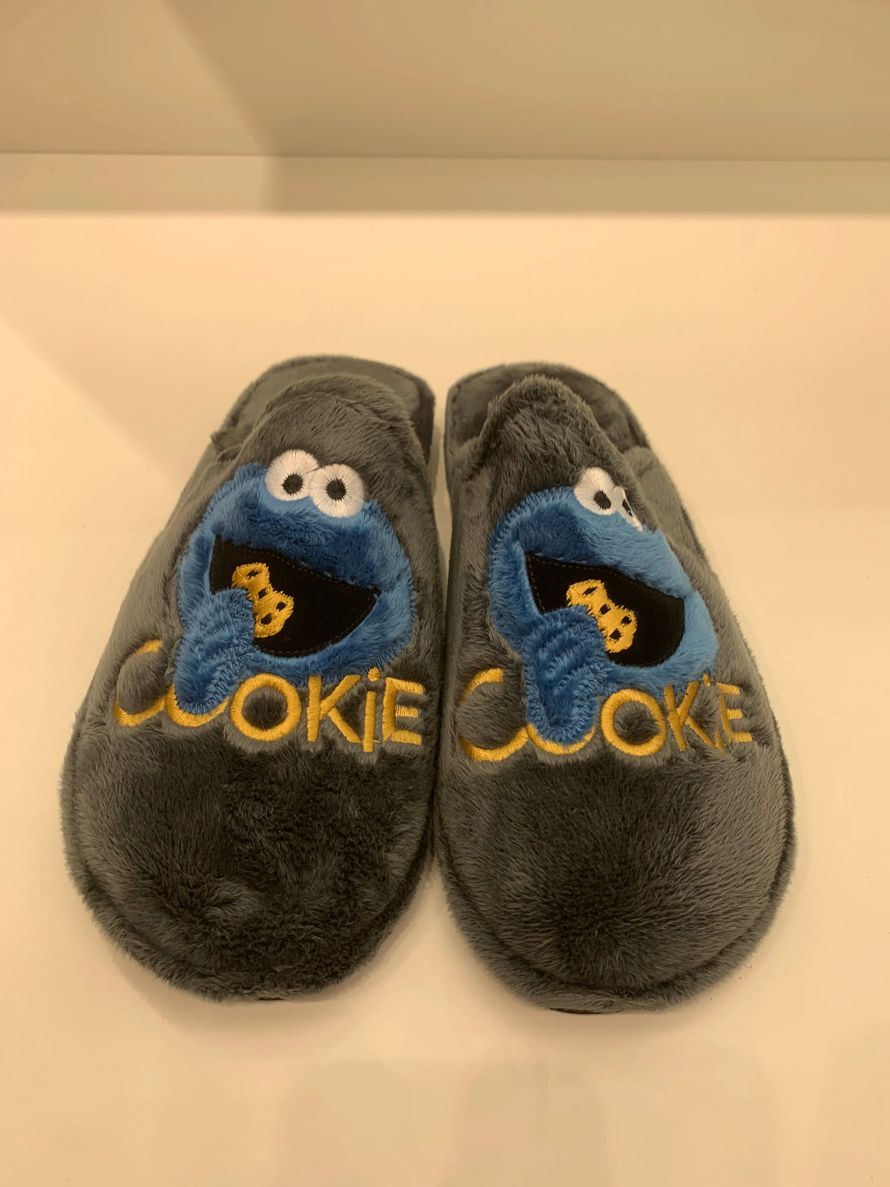 COOKIE MONSTER SLIDERS GREY