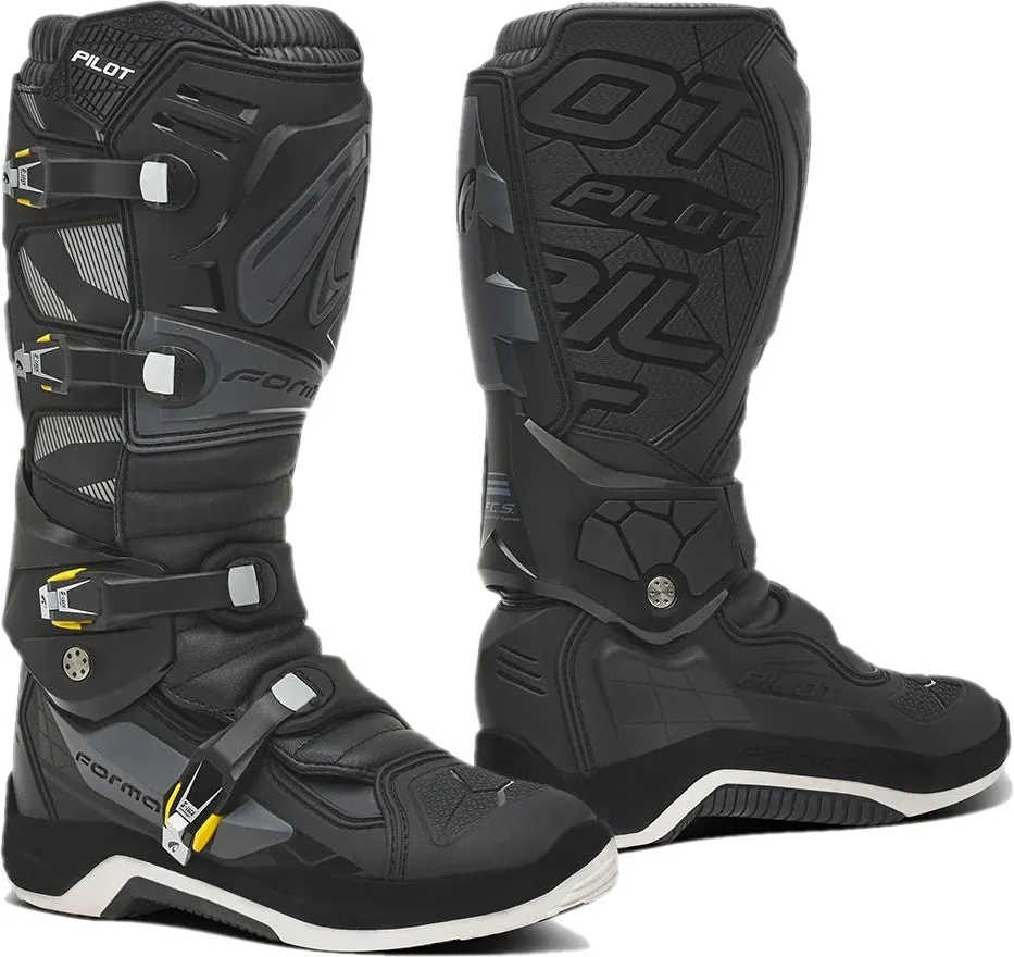 Forma Pilot Boots