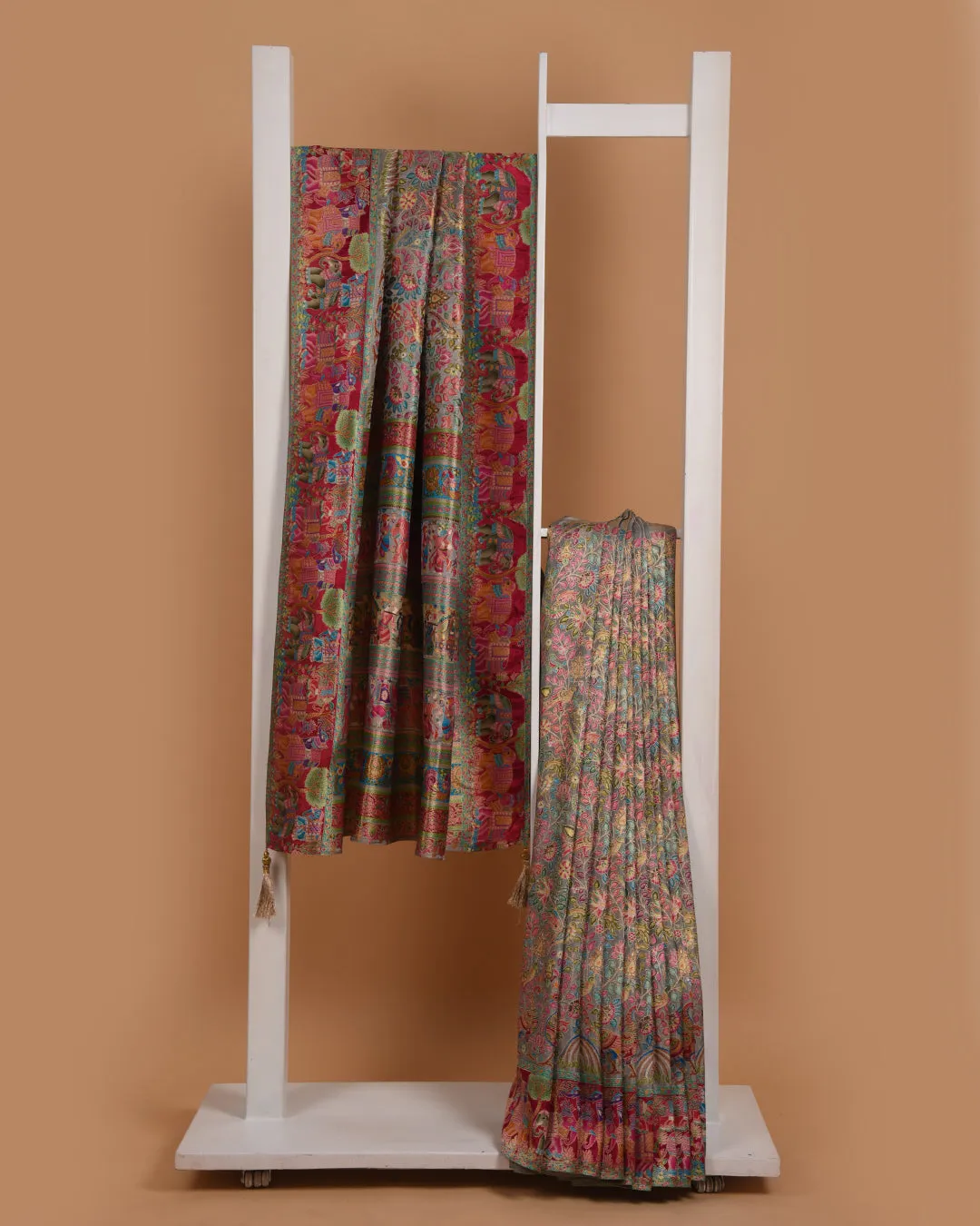 Gray Silk Viscose Jamdani Woven Saree With Silk Woven Blouse