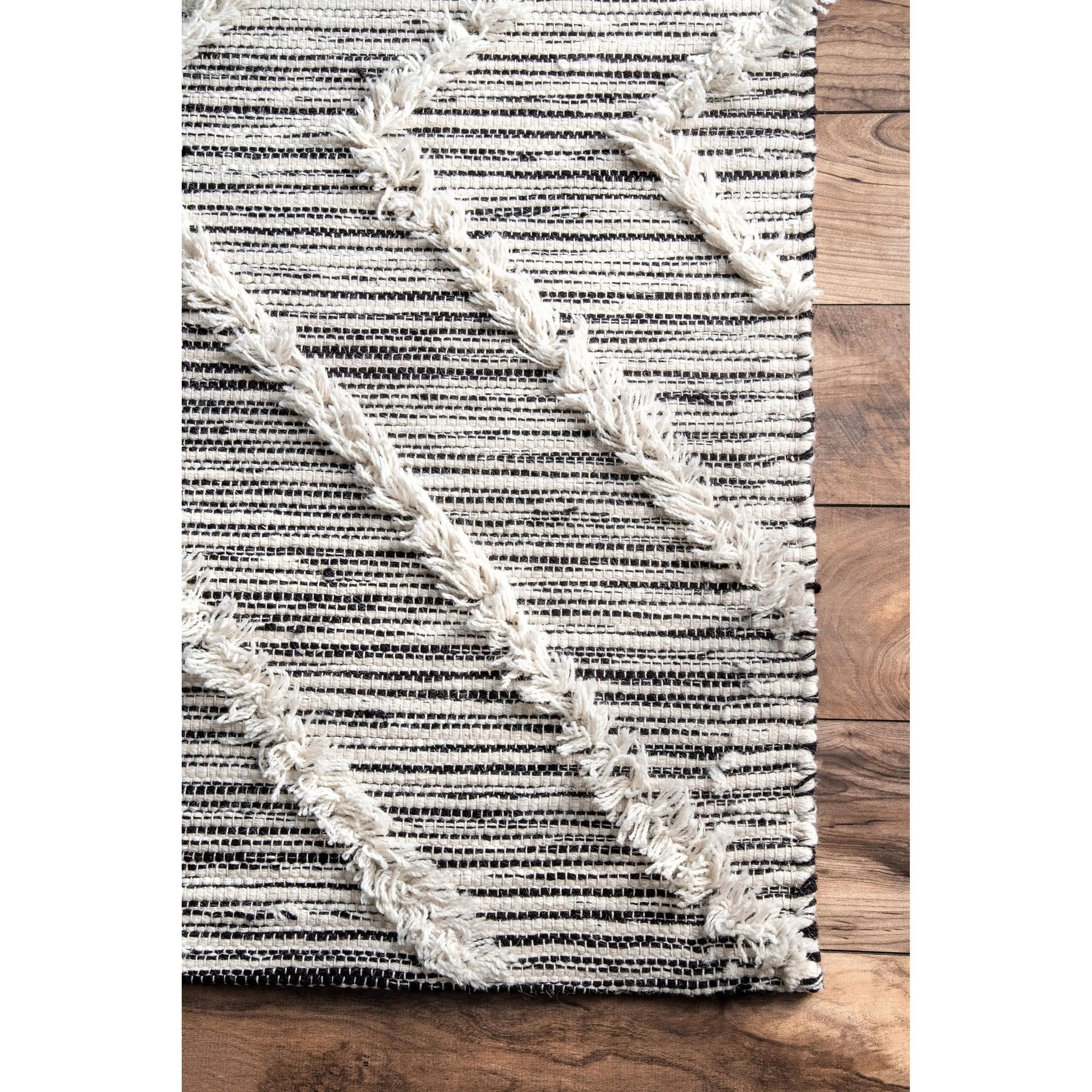 HAND WOVEN DIAMOND JENNA
