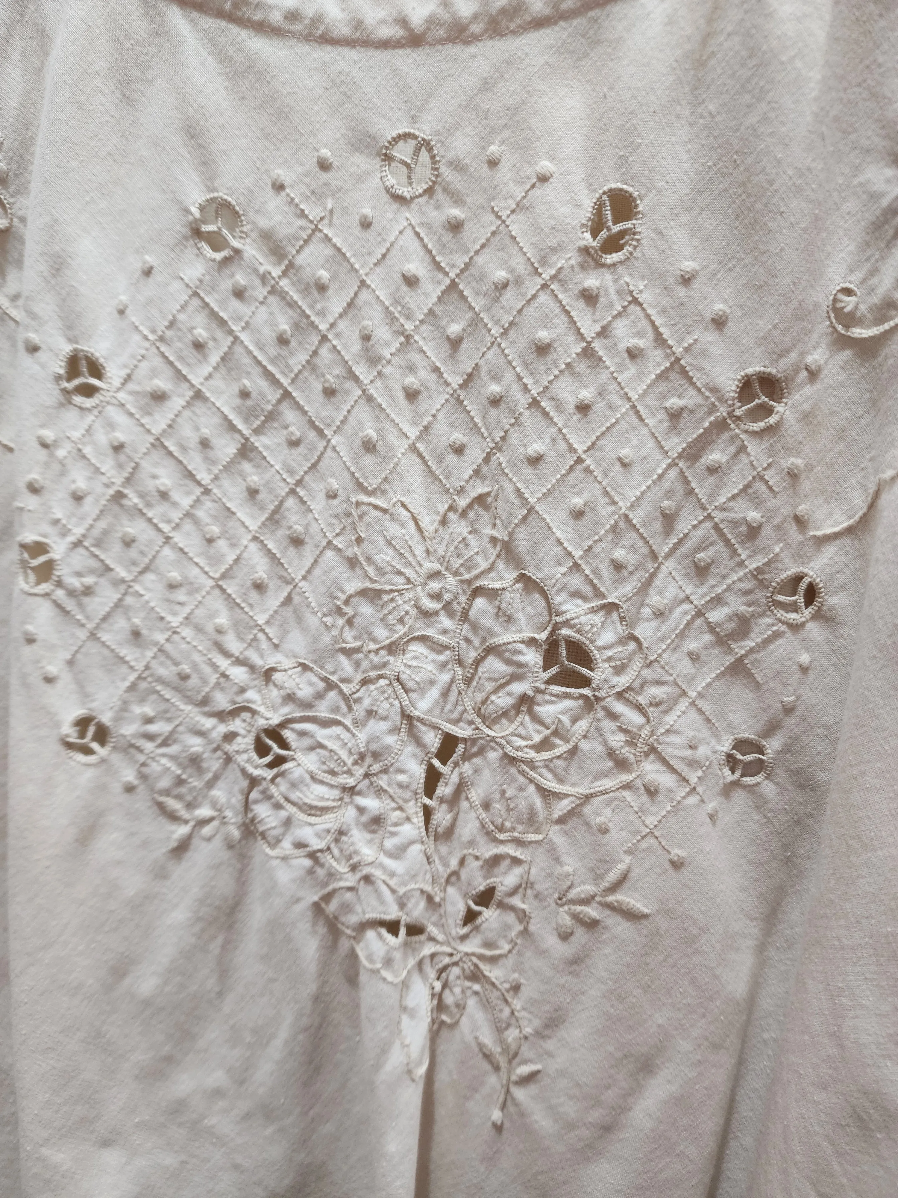 Honest Studios cream cotton top size Medium