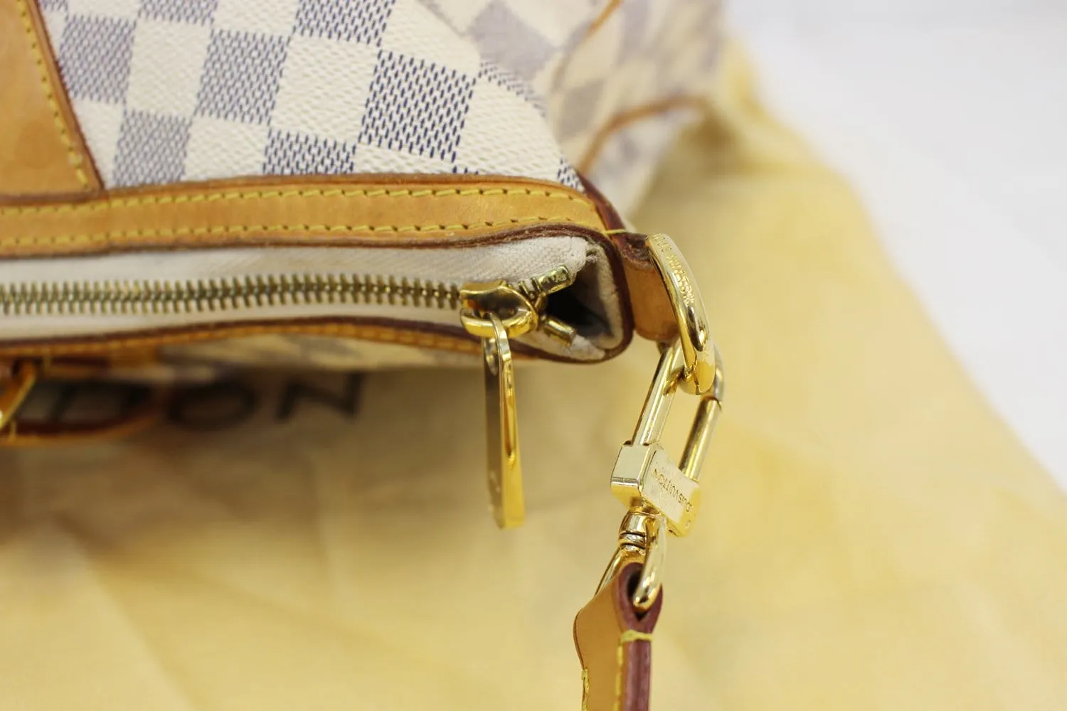 LOUIS VUITTON Siracusa GM Damier Azur Shoulder Bag