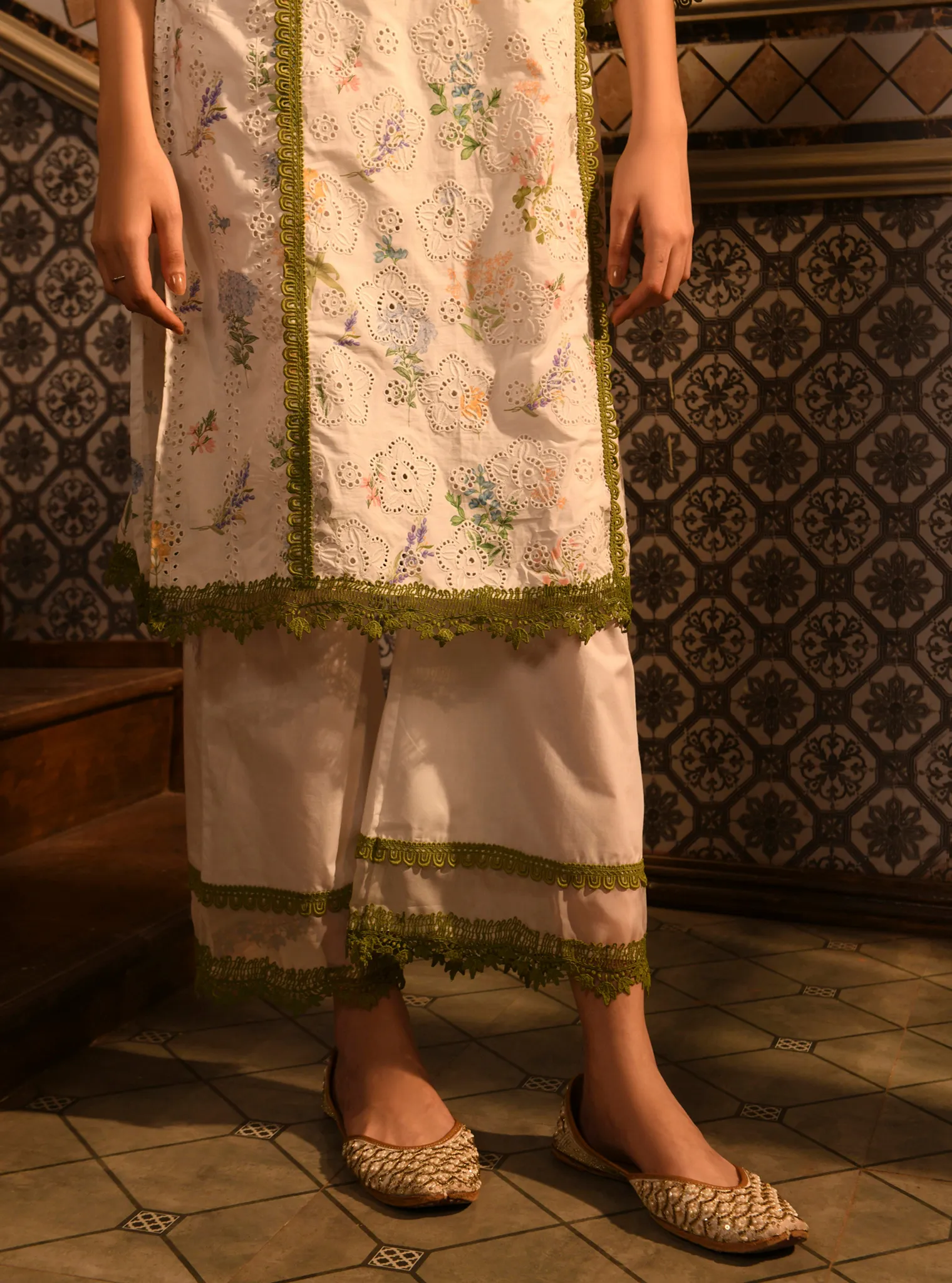 Mulmul Cotton Binita White Printed Kurta With Mulmul Cotton Binita White Pant