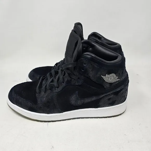 Nike Air‎ Jordan 1 Retro High Heiress Black Suede GS 832596-001 Size 7Y No Box.