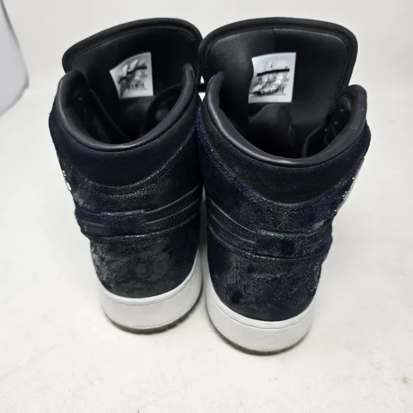 Nike Air‎ Jordan 1 Retro High Heiress Black Suede GS 832596-001 Size 7Y No Box.