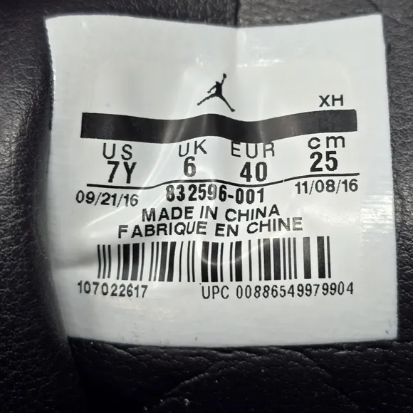 Nike Air‎ Jordan 1 Retro High Heiress Black Suede GS 832596-001 Size 7Y No Box.