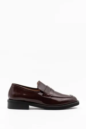 Penny loafers in burgundy with rubber soles