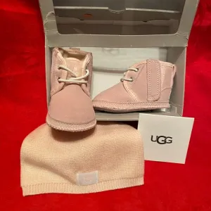 UGG BABY NEUMEL &amp; Beanie