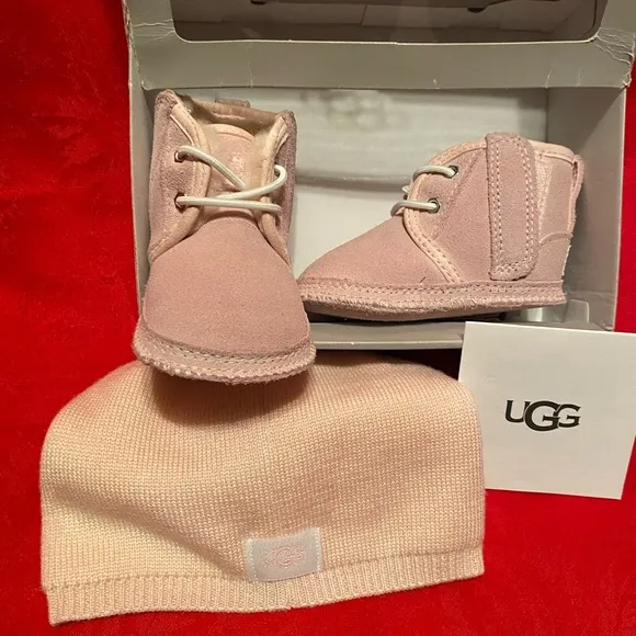 UGG BABY NEUMEL &amp; Beanie