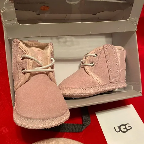 UGG BABY NEUMEL &amp; Beanie