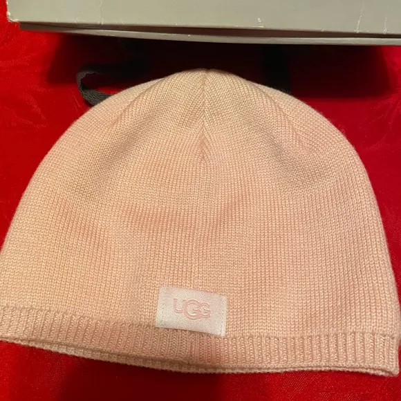 UGG BABY NEUMEL &amp; Beanie