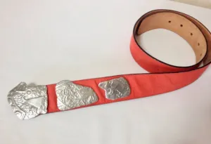 Vintage Carlos Falchi red suede leather belt with silver fun and unique animal motifs. Great masterpiece. US28, 29, 30, 31, 32, 33